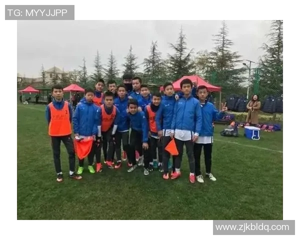 深圳足球队以62分领跑全国锦标赛积分榜展现强劲实力